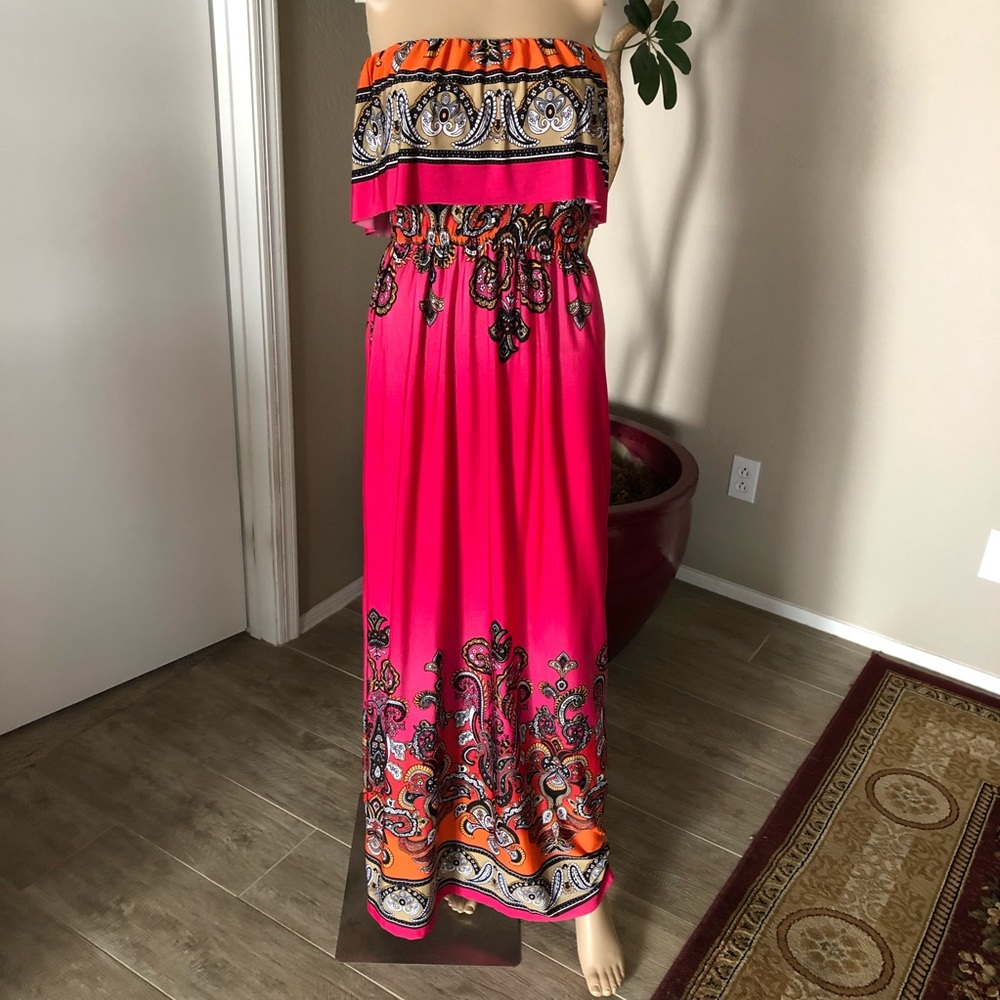 Colorful dress by Bongo.